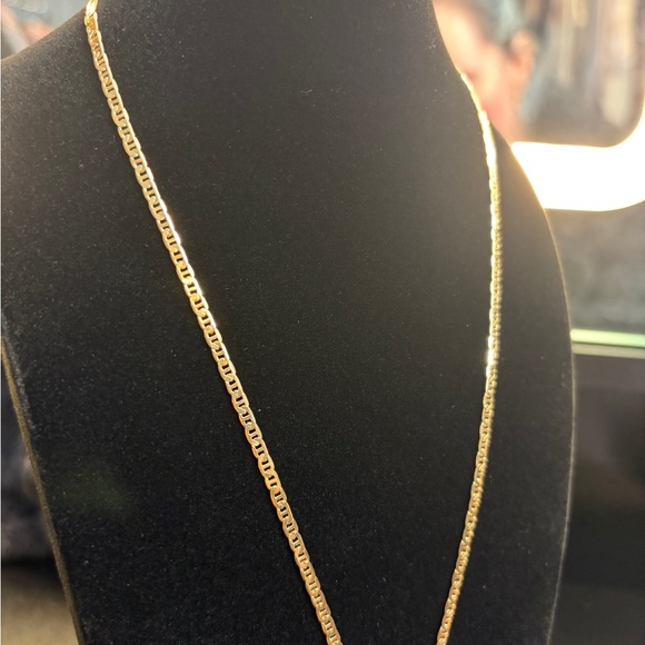 HAUTE Seraphim Collier featuring CHANEL - Picture 5 of 6